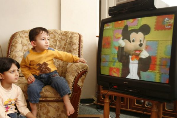 1496659688_children-watching-tv