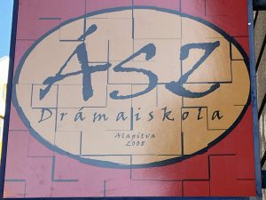 Ász Drámaiskola cégér